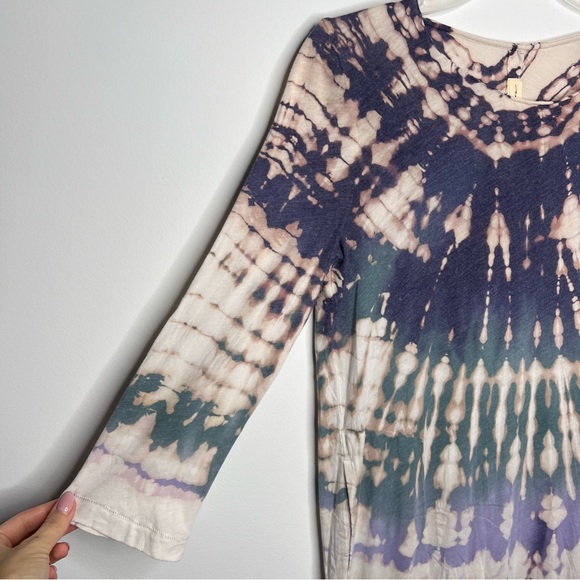 M22 Raquel Allegra Half Sleeve Caftan Dress in Violet Tie Dye Violet Tie Dye - Picture 3 of 6